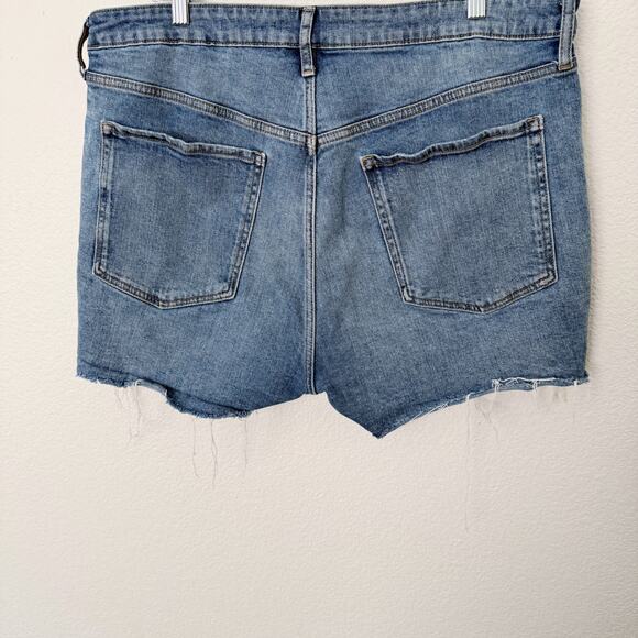 [Old Navy] O.G. Short High Rise Distressed Mid Wash Cut Off Denim Shorts Size 18 - Picture 7 of 10